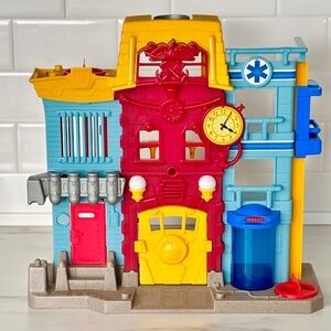 Fisher Price DC Friends Imaginext Rescue City Center Fire Station House Playset